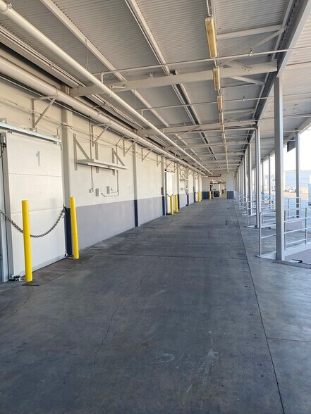 More Photos Of 6100 Sheila St, Commerce Refrigeration Cold Storage For Lease