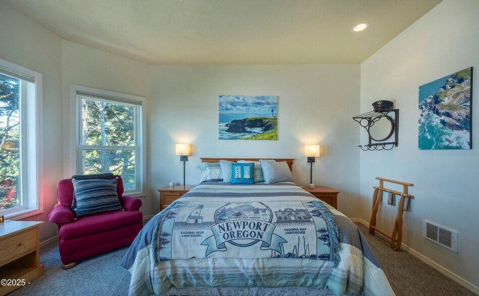 More Photos Of 4925 NW Woody Way, Newport Specialty For Sale