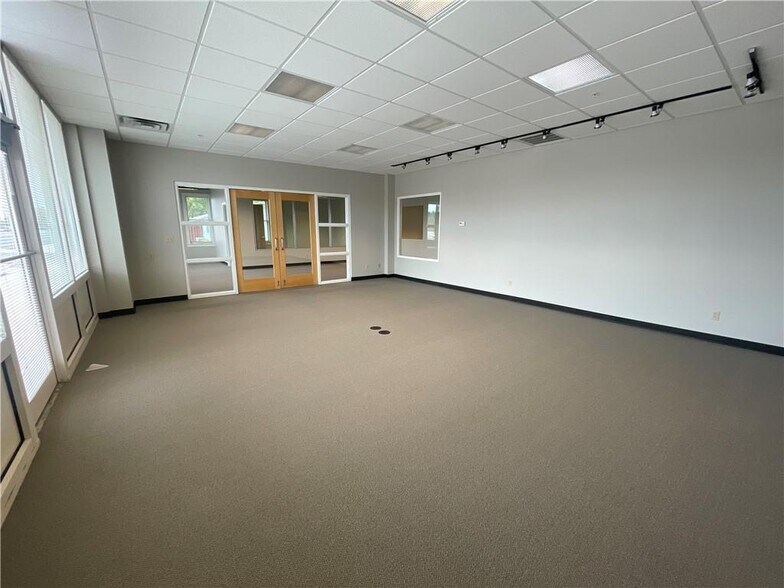 More Photos Of 206 SW 8th St, Bentonville Apartments For Lease