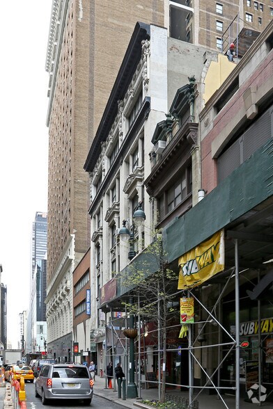 More Photos Of 43-47 W 33rd St, New York Loft Creative Space For Lease