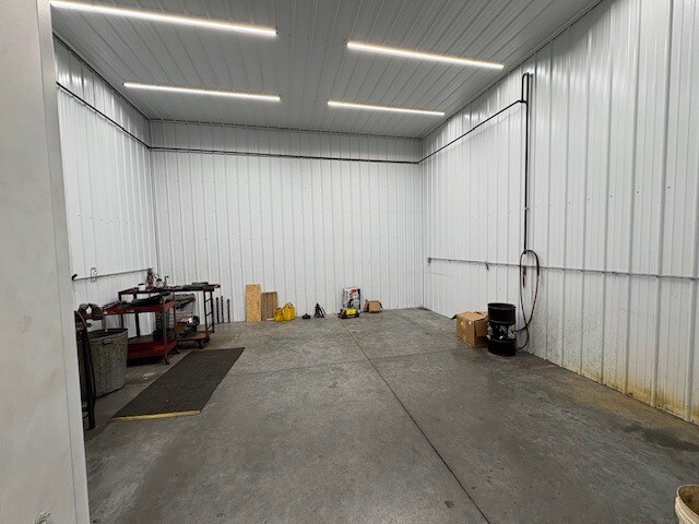 More Photos Of 3701 E McGalliard Rd, Muncie Warehouse For Sale