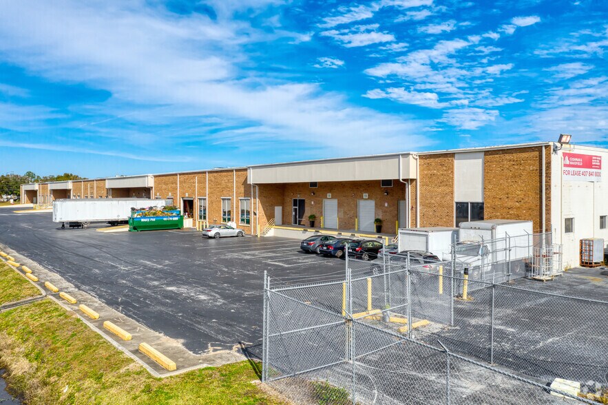 More Photos Of 1264 La Quinta Dr, Orlando Warehouse For Lease