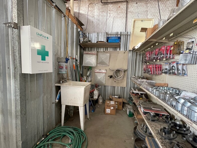 More Photos Of 700 N Gold Ave, Deming Specialty For Sale