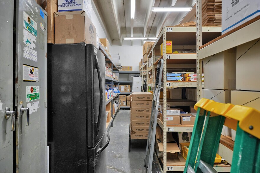 More Photos Of 8111-8119 NW 33rd St, Miami Warehouse For Sale