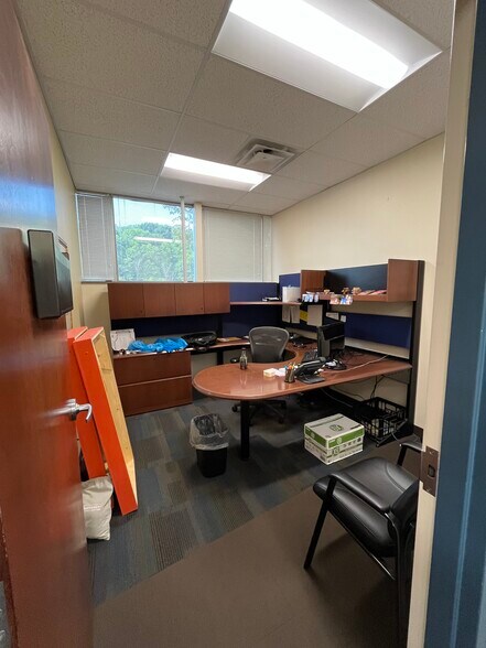 More Photos Of 965 Keynote Cir, Brooklyn Heights Office For Sale