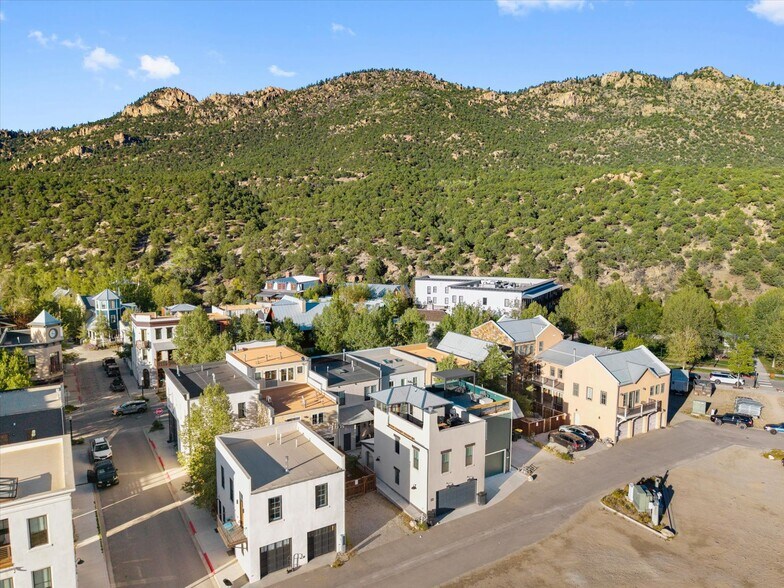 More Photos Of 902 S Main St, Buena Vista Storefront Retail Residential For Sale