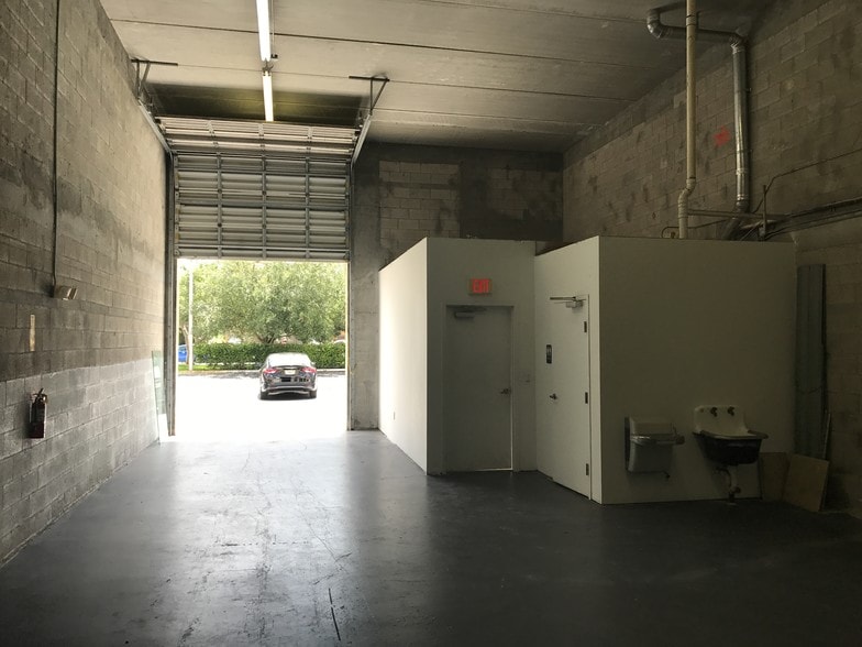 More Photos Of 15075 SW 137th St, Miami Warehouse For Lease