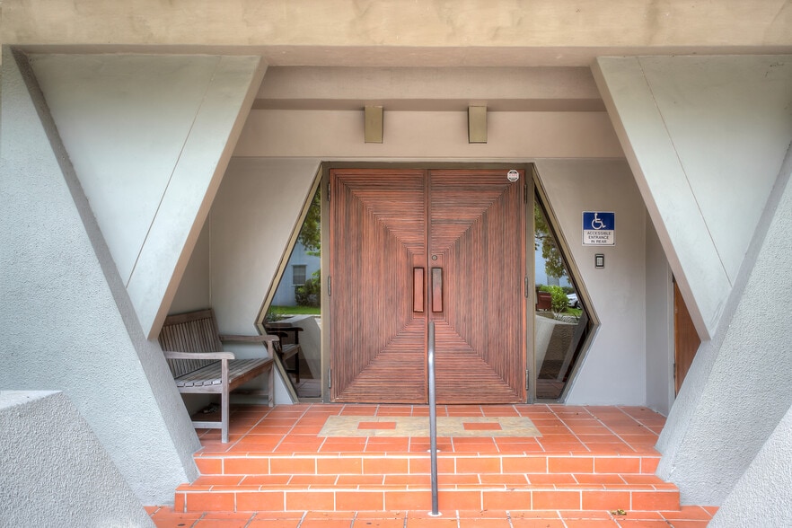 More Photos Of 7910 SW 57th Ave, South Miami Office Residential For Lease