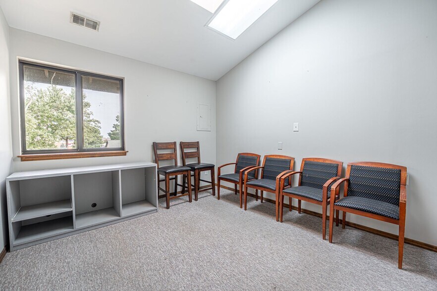 More Photos Of 261 Clarkson Executive Park, Ellisville Office For Sale