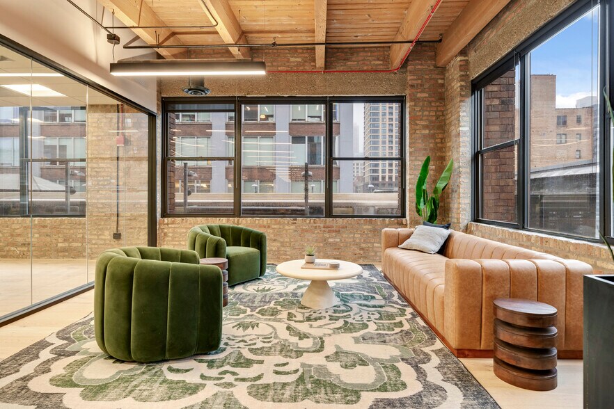 More Photos Of 730 N Franklin St, Chicago Loft Creative Space For Lease