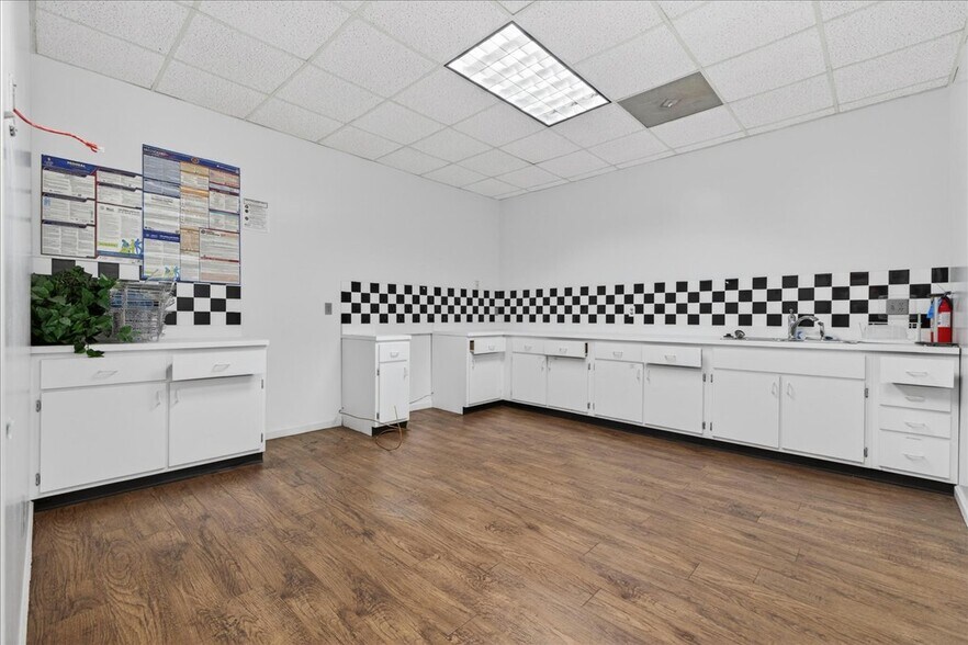 More Photos Of 618 Cepi Dr, Chesterfield Office For Lease