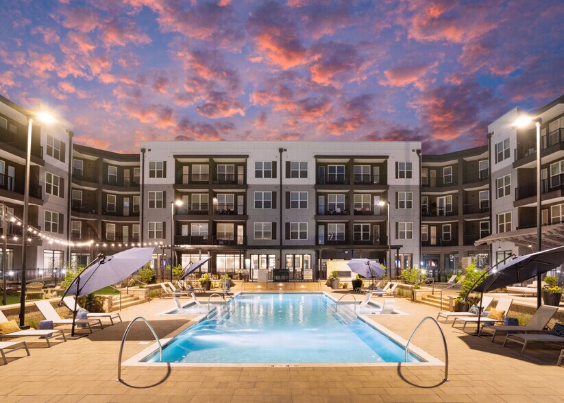 More Photos Of 930 W Mallard Creek Church Rd, Charlotte Apartments For Lease
