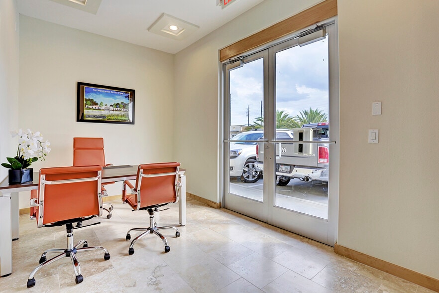 More Photos Of 25329 Budde Rd, The Woodlands Unknown For Lease