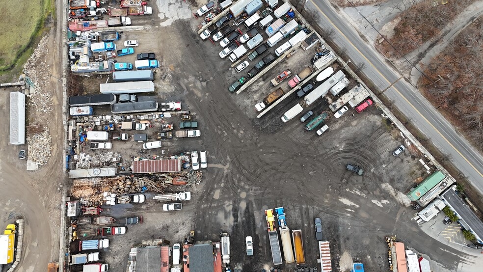 More Photos Of 168 Townline Rd, Kings Park Industrial For Lease