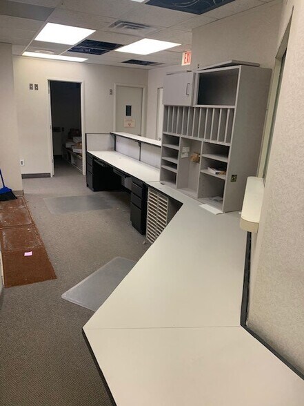 More Photos Of 42370 Van Dyke Ave, Sterling Heights Medical For Lease