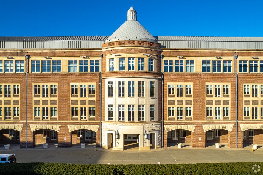 More Photos Of 6240 Sprint Pky, Overland Park Unknown For Sale