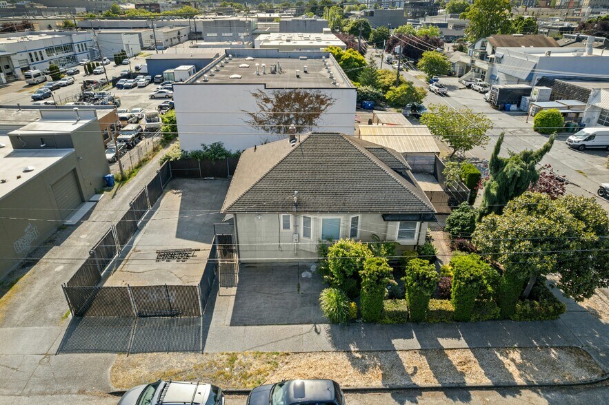 More Photos Of 903 NW 50th St, Seattle Flex For Sale