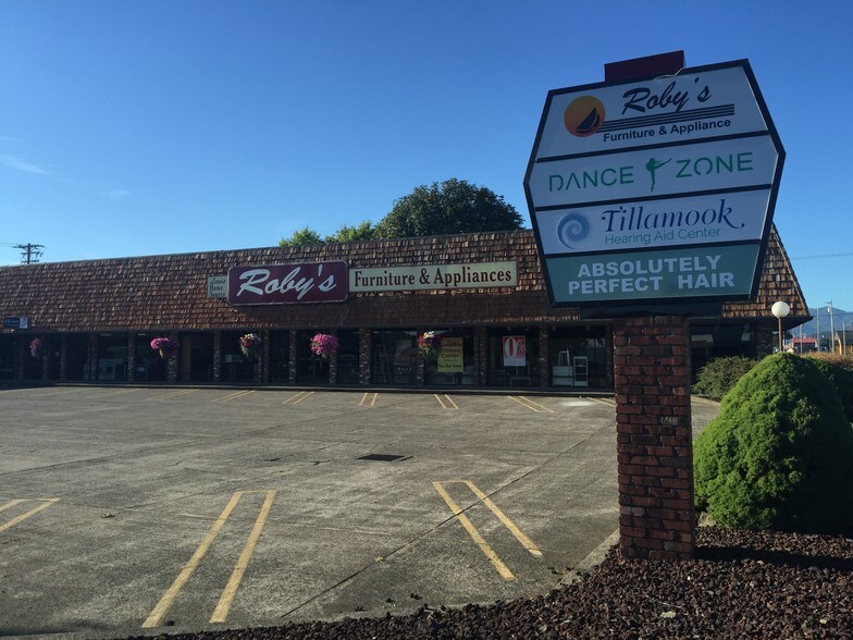 More Photos Of 1126-1150 Main Ave, Tillamook Storefront For Lease