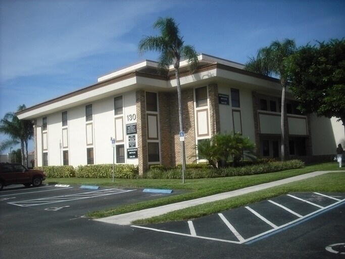Primary Photo Of 130 John F Kennedy Dr, Lake Worth Medical For Lease