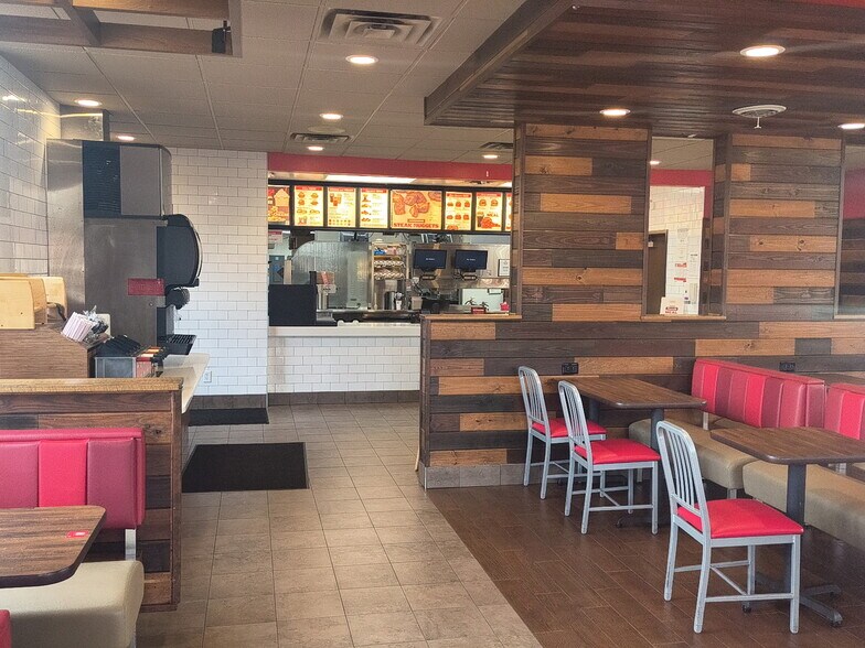 More Photos Of 2000 Sycamore Rd, Dekalb Fast Food For Lease