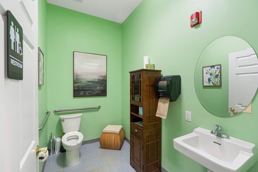 More Photos Of 4 Walter E Foran Blvd, Flemington Office For Sale