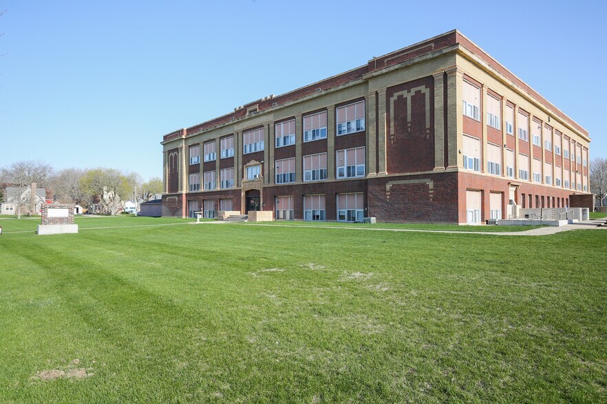 More Photos Of 109 E Luverne St, Luverne Apartments For Sale