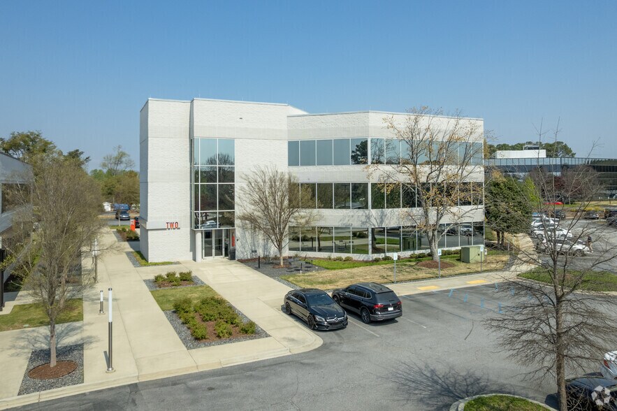 More Photos Of 777 Lowndes Hill Rd, Greenville Coworking Space