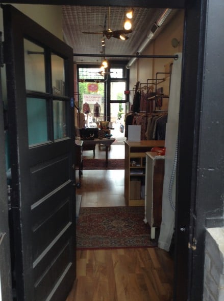 More Photos Of 1581-1593 Selby Ave, Saint Paul Storefront Retail Office For Lease