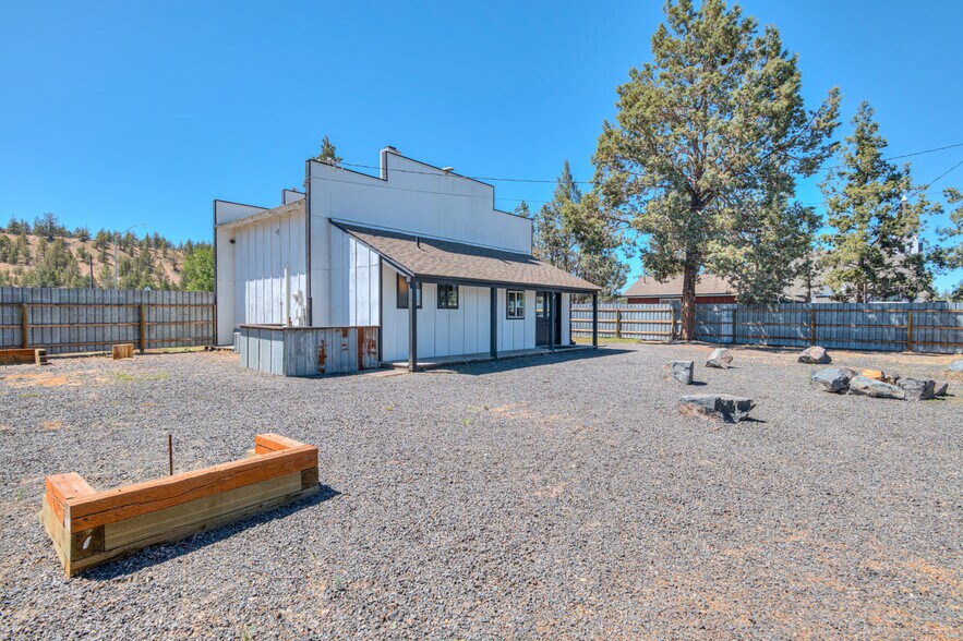 More Photos Of 64661 Bruce Ave, Bend General Retail For Sale