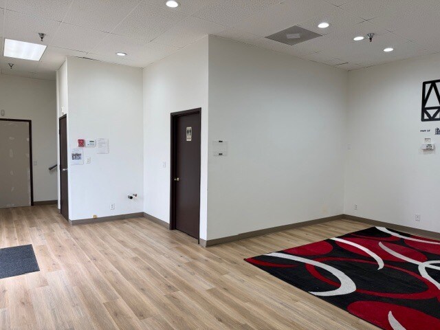 More Photos Of 128 W Walnut Ave, Monrovia Research And Development For Lease