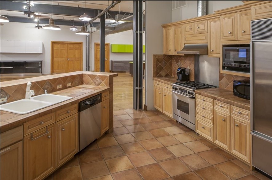 More Photos Of 1011 Wood St, Houston Loft Creative Space For Lease