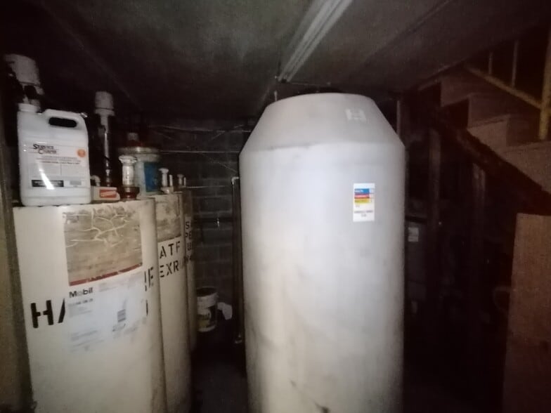 More Photos Of 120 Church St, Hagerstown Auto Repair For Sale