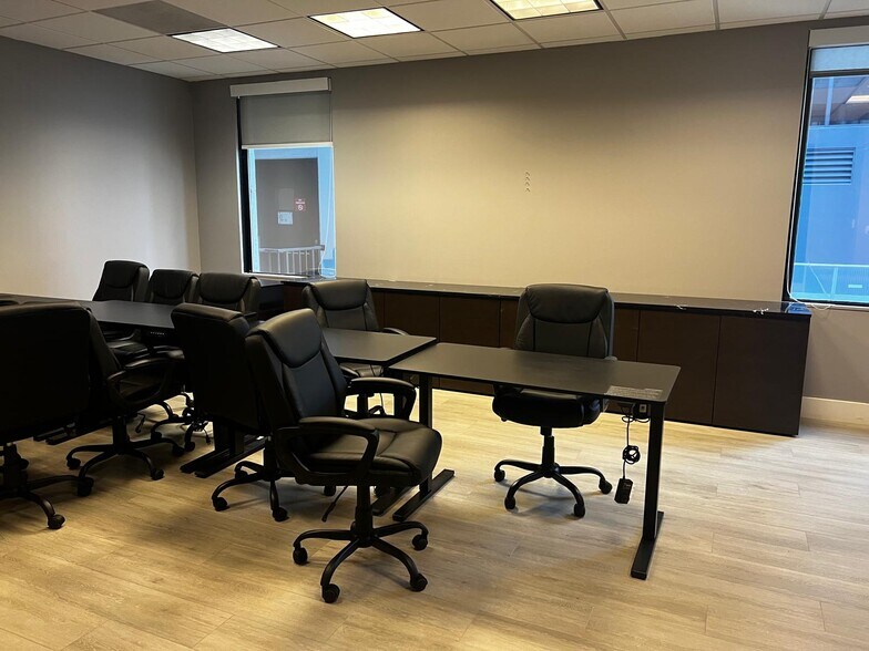 More Photos Of 1000 Brickell Ave, Miami Office For Sale