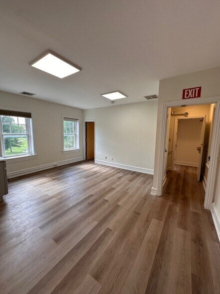 More Photos Of 405 E Chocolate Ave, Hershey Medical For Lease