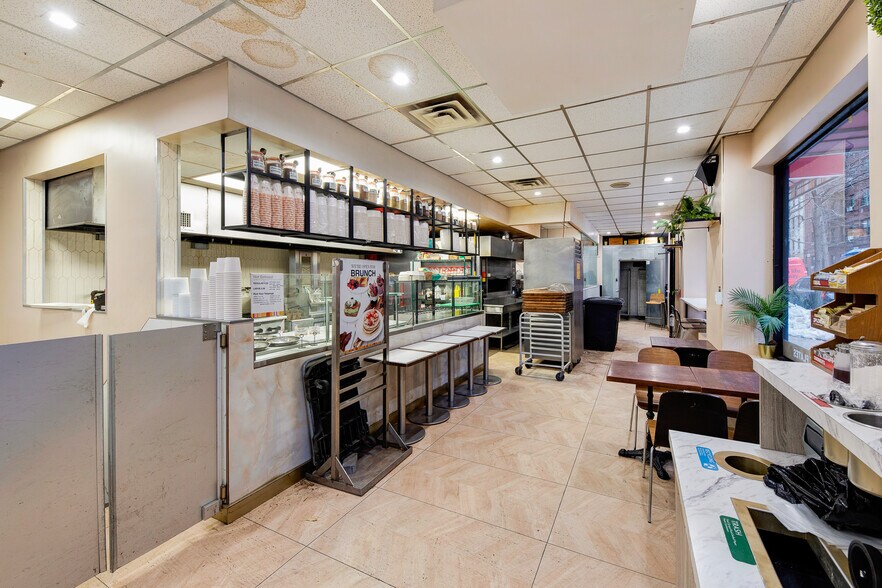 More Photos Of 348 E 49th St, New York Apartments For Lease