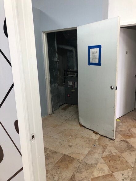 More Photos Of 622 Midland Ave, Staten Island Storefront Retail Residential For Lease