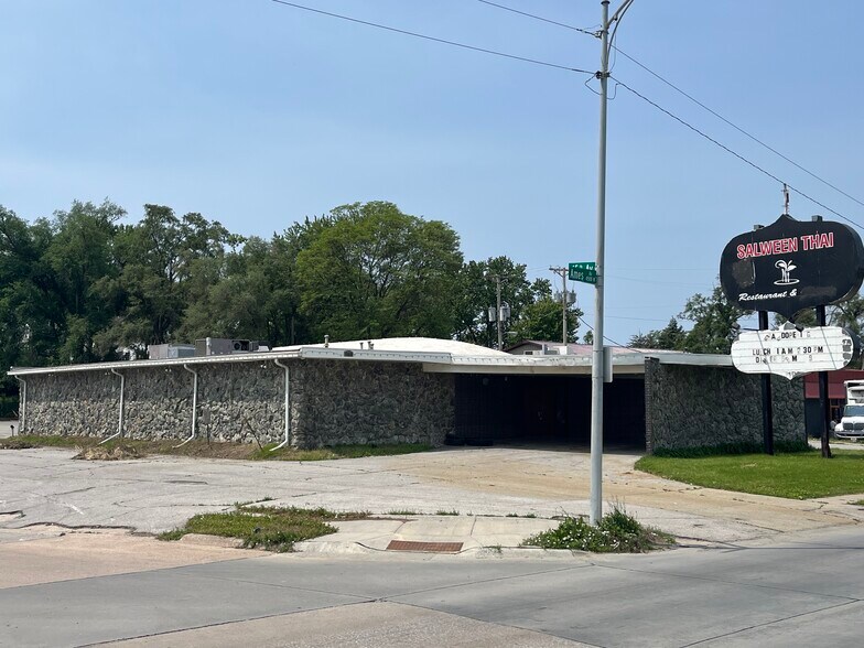 More Photos Of 6553 Ames Ave, Omaha Restaurant For Sale