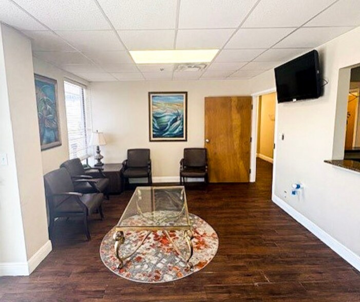 More Photos Of 4820 Park Blvd N, Pinellas Park Medical For Lease