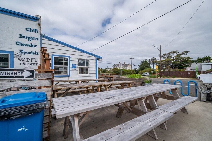 More Photos Of 259 6th St, Port Orford Restaurant For Sale