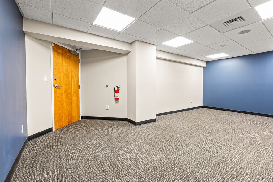 More Photos Of 1 Harris St, Newburyport Medical For Sale