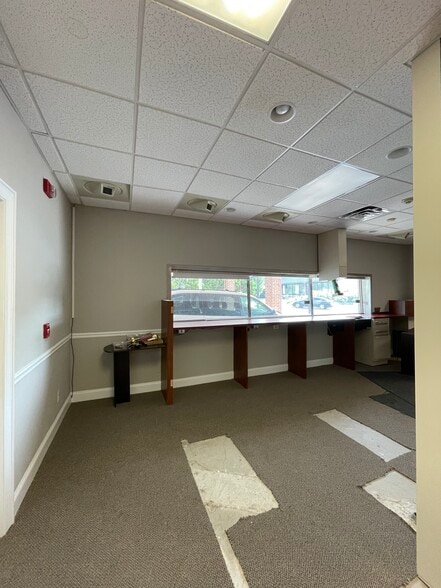 More Photos Of 100 Colony Park Dr, Cumming Bank For Lease