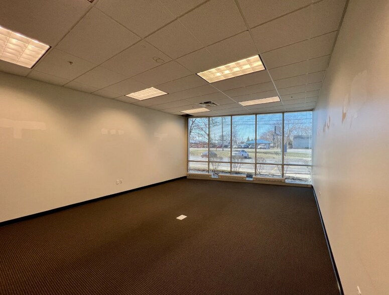 More Photos Of 455 Cayuga Rd, Cheektowaga Office For Lease