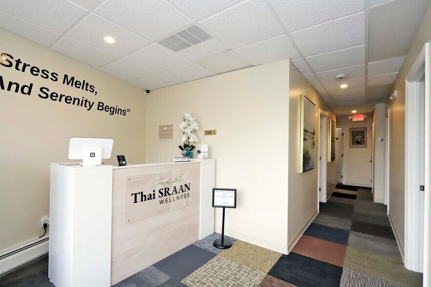More Photos Of 597 Dartmouth St, Dartmouth Office For Sale