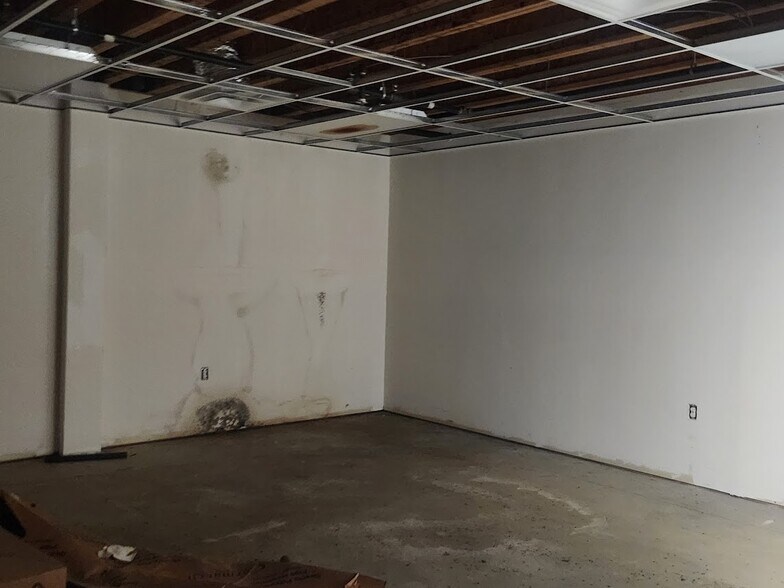 More Photos Of Martin Luther King Hwy, Eutaw Warehouse For Sale