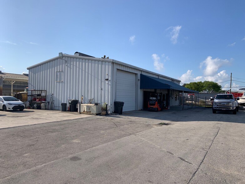 More Photos Of 4250 SW 59th Ave, Davie Warehouse For Lease