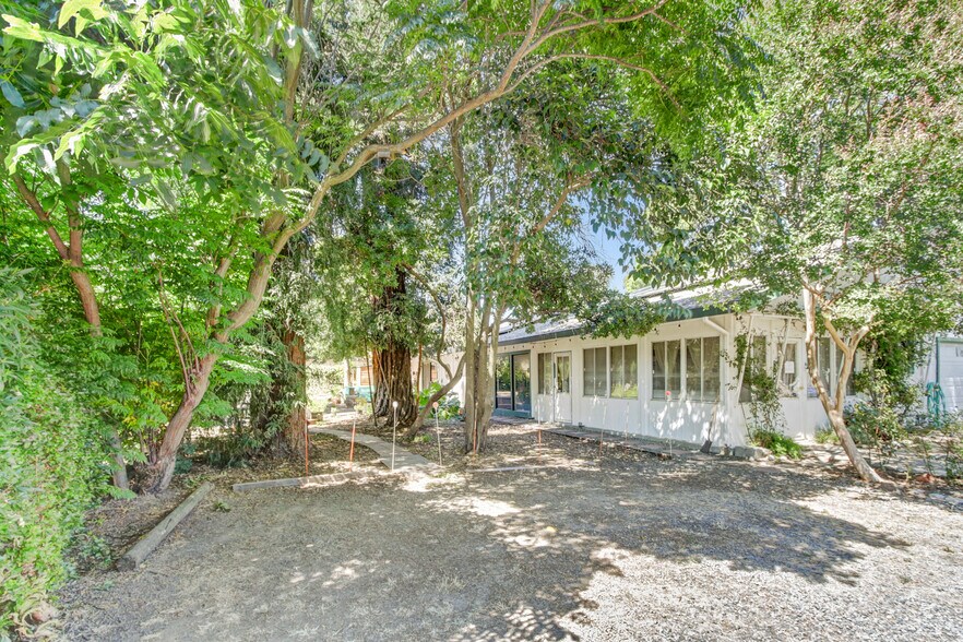 More Photos Of 4833 College Oak Dr, Sacramento Multifamily For Sale