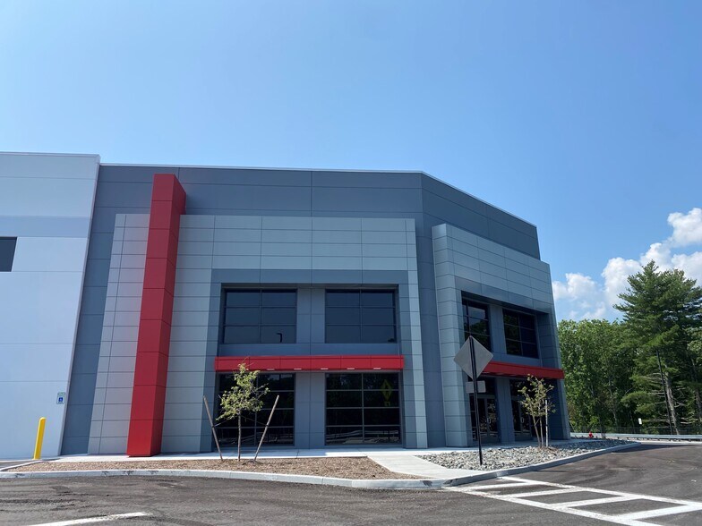 More Photos Of 80 Pine Hill Dr, Boylston Distribution For Lease