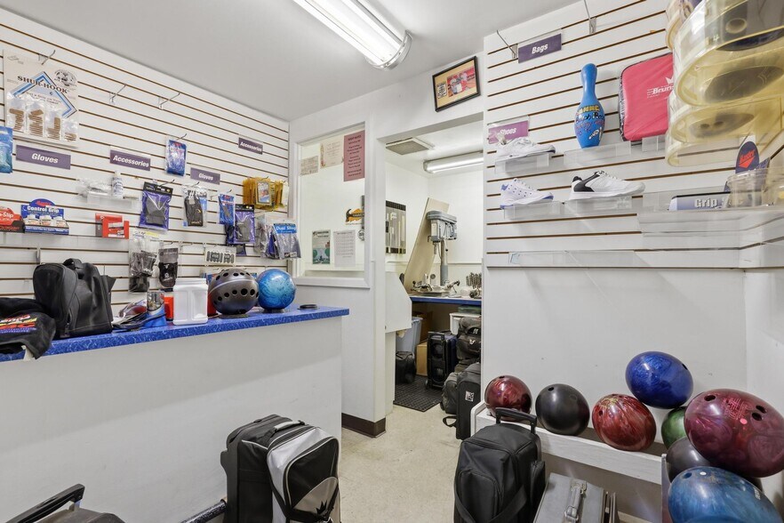 More Photos Of 420 Main St, Colusa Bowling Alley For Sale