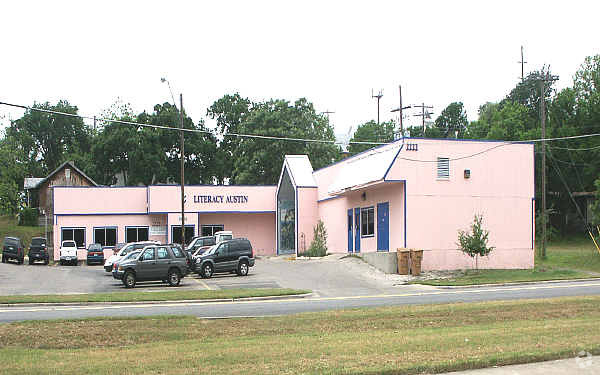 Primary Photo Of 2222 Rosewood Ave, Austin Medical For Lease