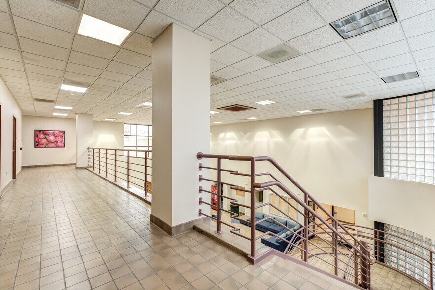 More Photos Of 3802-3806 Interstate 27, Lubbock Office For Sale